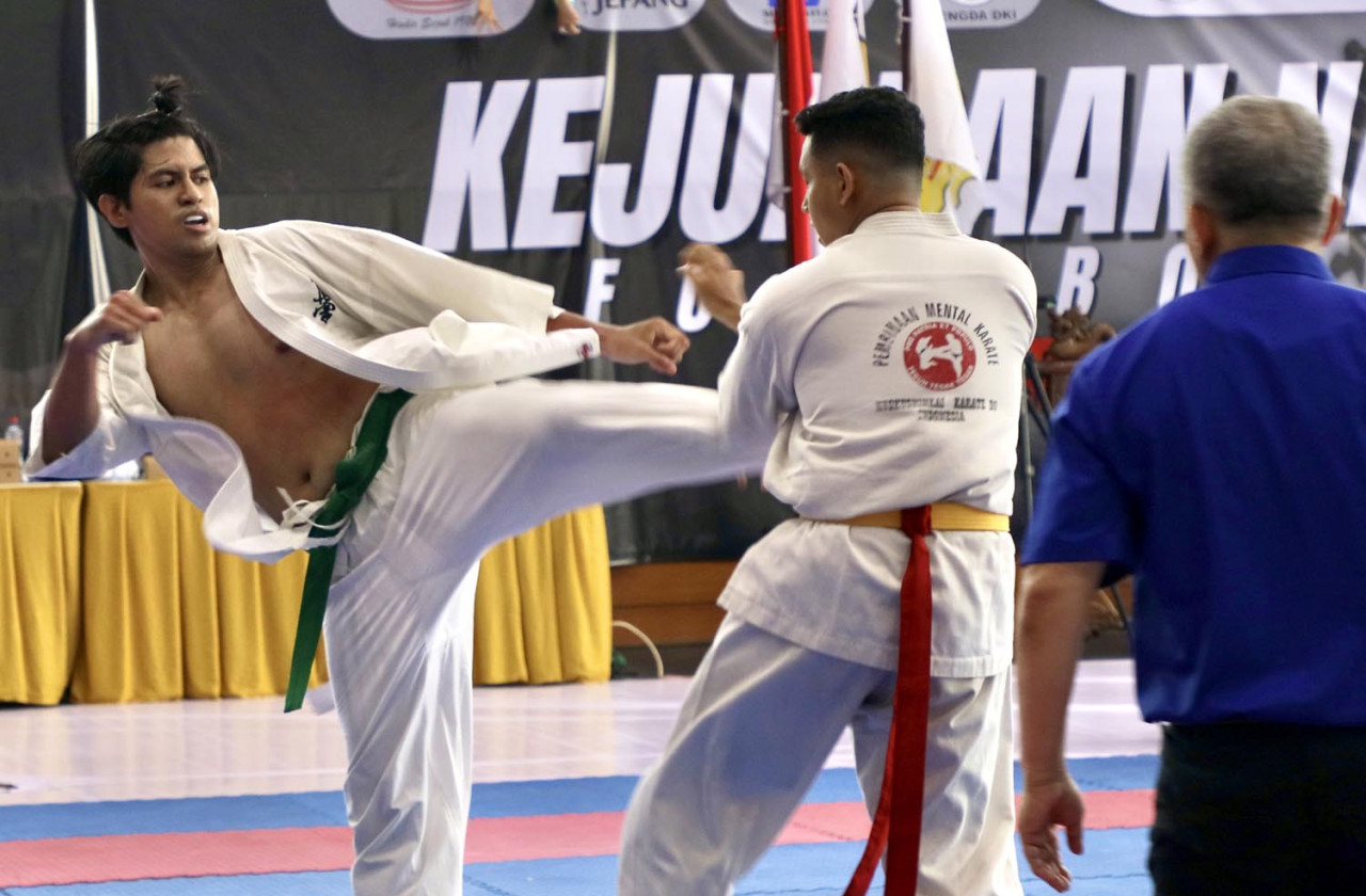 Kejuaraan Nasional (Kejurnas) Karate pada Minggu (9/11/2025) di Ubaya Sport Center.  (Foto: Humas Ubaya for JatimNow.com)