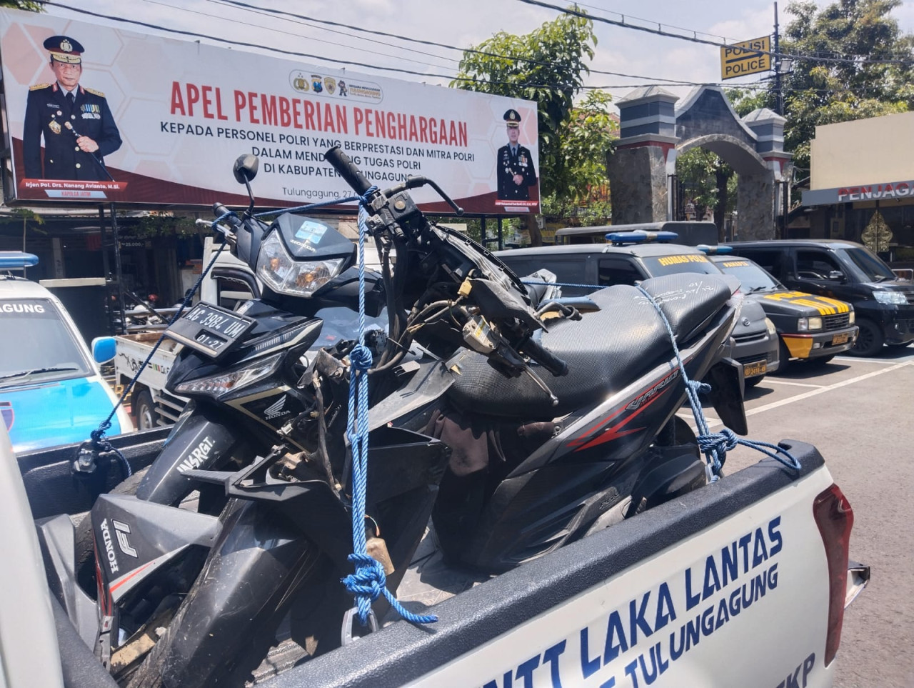 Foto: Motor korban kecelakaan di Tulungagung. (Bramanta/jatimnow.com)