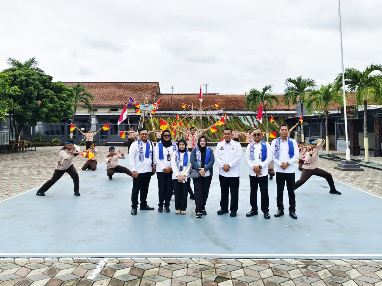 Foto: Kuntungan tim mitigasi risiko Kemenimipas ke Lapas Tulungagung. (Lapas Tulungagung/jatimnow.com)