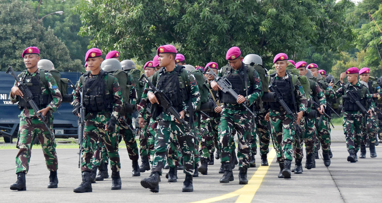 Prajurit Brigif 2 Marinir Pasmar 2 diberangkatkan ke Sulawesi dan Maluku Utara untuk Satgas Pengamanan Objek Vital Nasional (OVINA) dan Stabilitas Maritim. Foto: Ainul Yakin for JatimNow.com