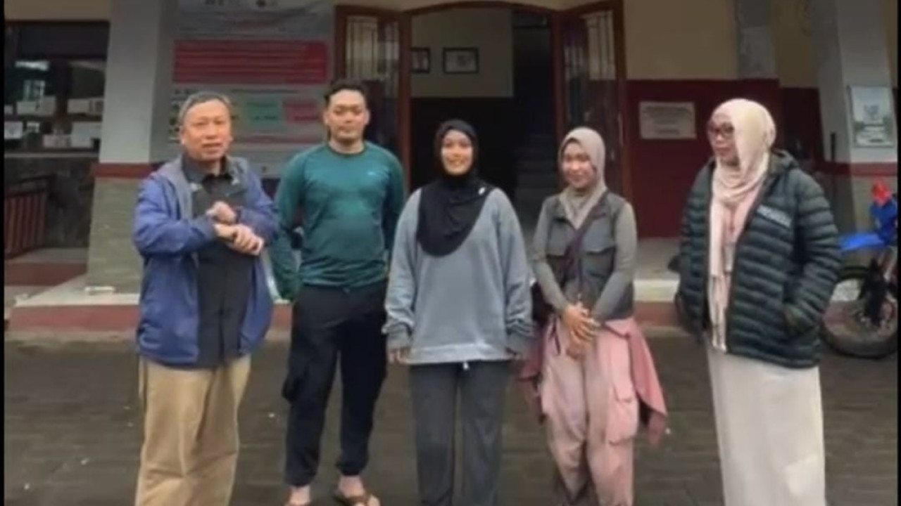 Pendaki kloter terakhir saat dievakuasi ke Pos Ranu Pani. (Foto: BB-TNBTS/jatimnow.com)