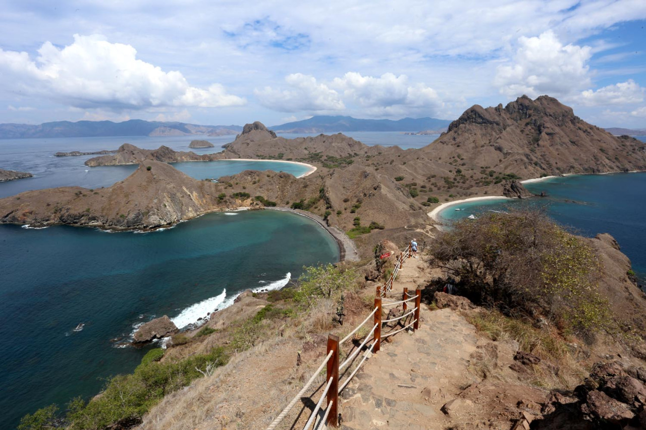 Para traveler dapat memasukkan Labuan Bajo (NTT) ke dalam bucket list untuk menikmati sailing trip ke Pulau Padar. (Foto: Ali Masduki/jatimnow.com)