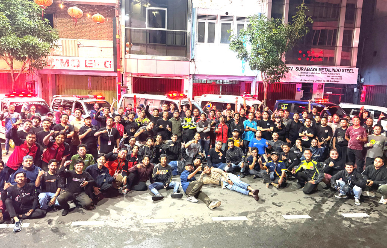 Acara ini mempertemukan puluhan driver ambulans dan relawan kemanusiaan dari berbagai daerah di Jawa Timur. (Foto: Roni for JatimNow.com)