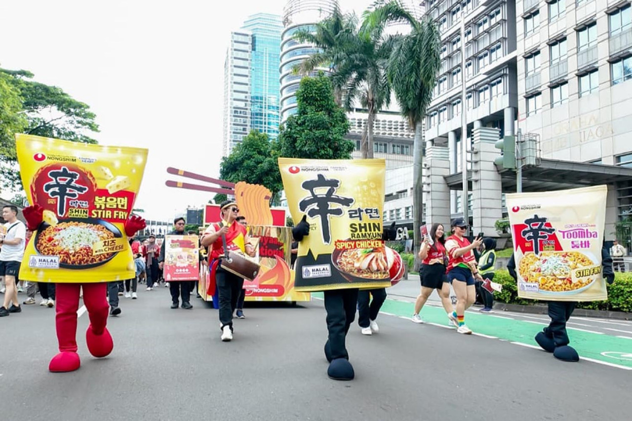 Tiga varian baru Shin Ramyun dikenalkan dalam gelaran "SHINsational Day 2025" di Gelora Bung Karno, pada Minggu (9/11). (Foto: Sukanda Djaya for JatimNow.com)