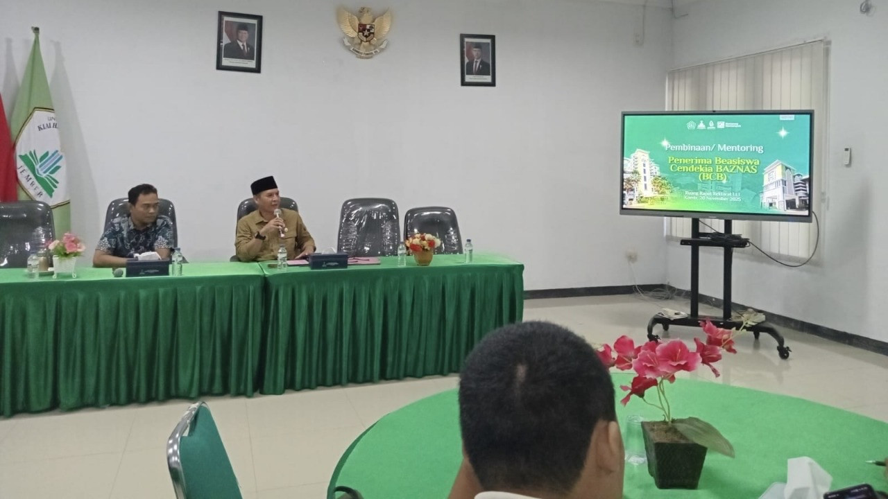 Warek III UIN KHAS Jember, Dr. Khoirul Faizin memberikan pelatihan. (Foto: Humas UIN KHAS/jatimnow.com)