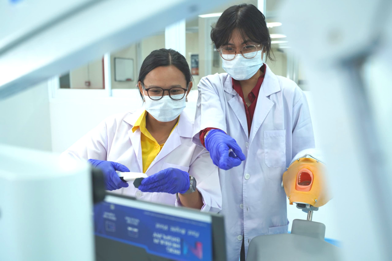 Petra Christian University (UK Petra) kembali meraih peringkat pertama sebagai PTS Kristen terbaik di Indonesia versi QS AUR 2026. (Foto: Humas PCU for JatimNow.com)