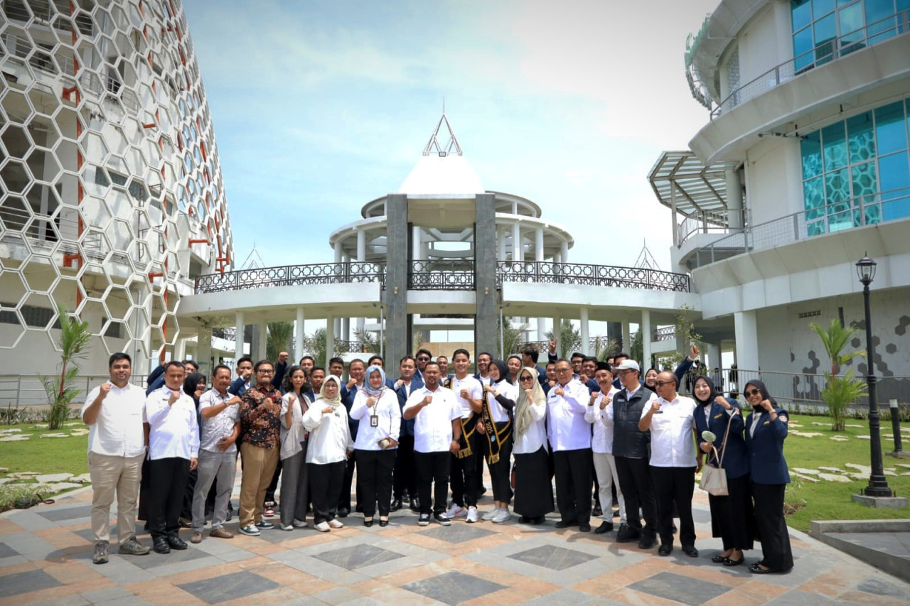Bupati Gresik Fandi Akhmad Yani saat melakukan soft launching Gresik Universal Science. (Foto: Diskominfo Gresik/jatimnow.com)