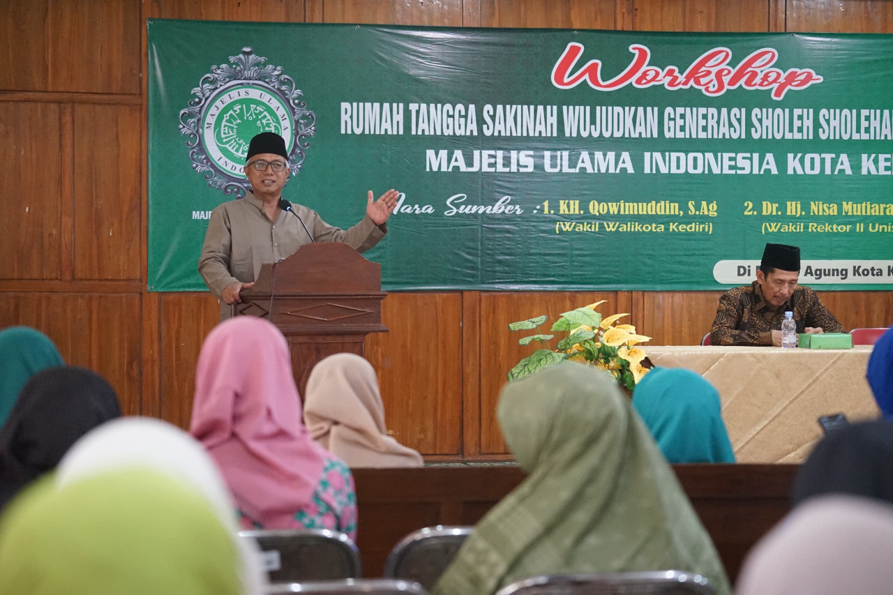 Gus Qowim saat memberikan nasihat dalam Workshop “Rumah Tangga Sakinah Wujudkan Generasi Sholeh di Era Digital”. (Foto: Pemkot Kediri/jatimnow.com)