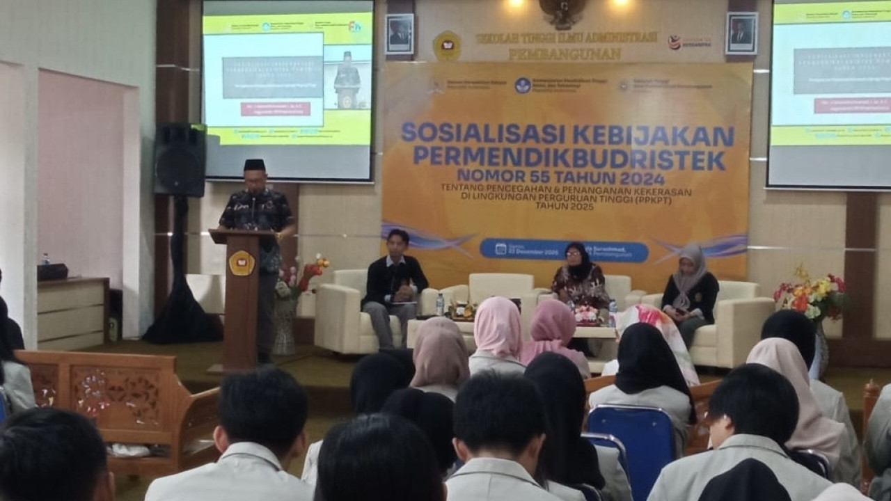 Anggota Komisi X DPR RI, Muhammad Nur Purnamasidi, dalam Sosialisasi Kebijakan Permendikbud Ristek Nomor 55 Tahun 2024 di Jember. (Foto: Sugianto/jatimnow.com)