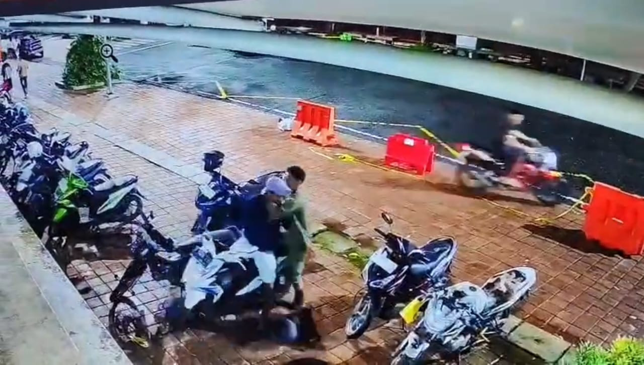 Aksi tim Satpol PP gagalkan pencurian motor di kawasan Kota Lama Surabaya. (Foto: Pemkot Surabaya/jatimnow.com)