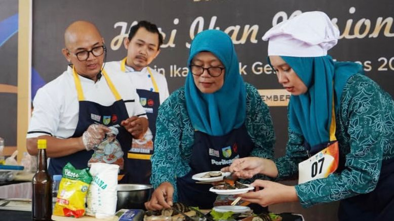 Foto: Lomba cipta menu ikan yang digelar Pemkab Kediri. (Prokopim/jatimnow.com)