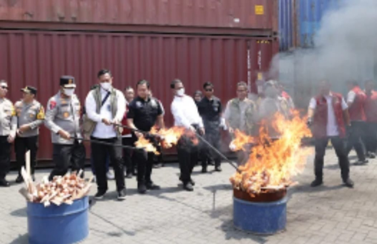 Polda Jatim Ungkap Peredaran 72 Ton Bawang Bombay Ilegal Mengandung OPTK