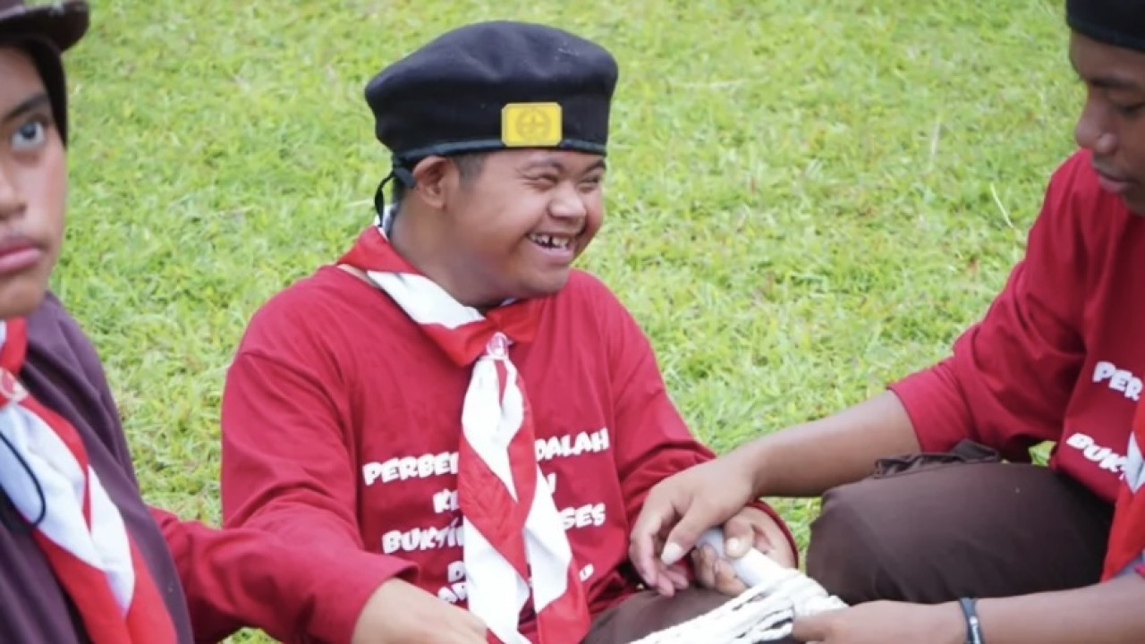 Salah satu anak berkebutuhan khusus mengikuti Camping Day. (Foto: Pemkab Kediri/jatimnow.com)