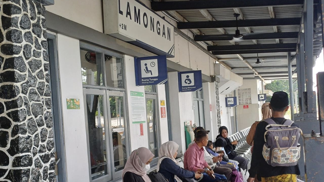 Penjualan Tiket KA Nataru di Stasiun Lamongan Tembus 8.481, Naik Signifikan