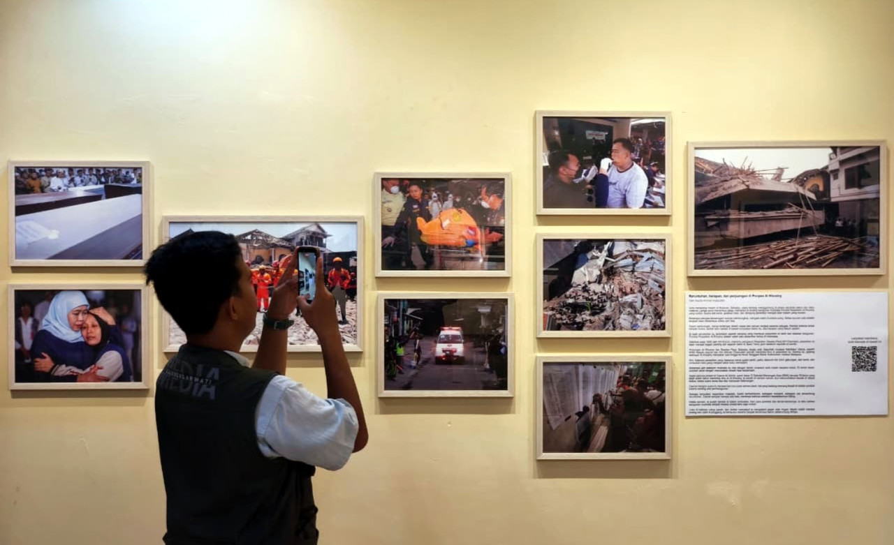 64 Foto Pilihan ANTARA Jatim Rangkum Kerusuhan hingga Dinamika Pondok Pesantren