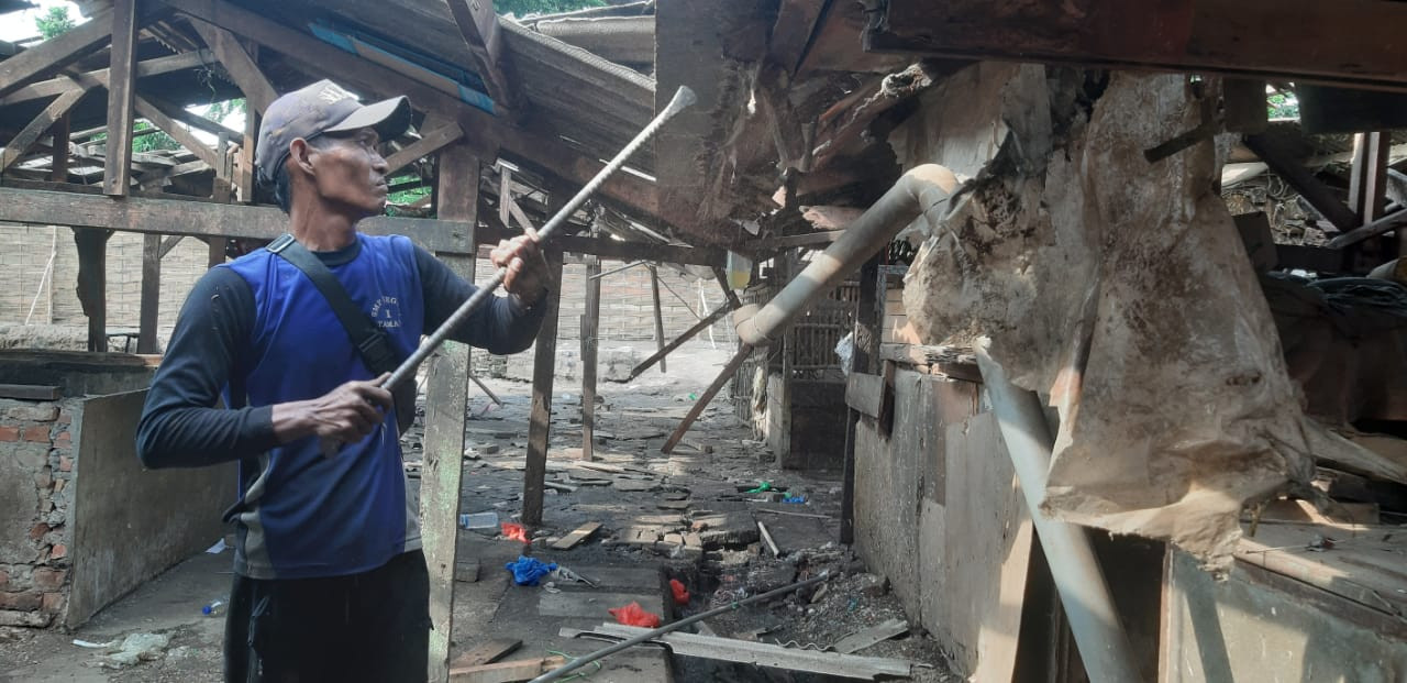 Pembongkaran lapak Pasar Keputran Surabaya (foto-foto: Humas Pemkot Surabaya for jatimnow.com)