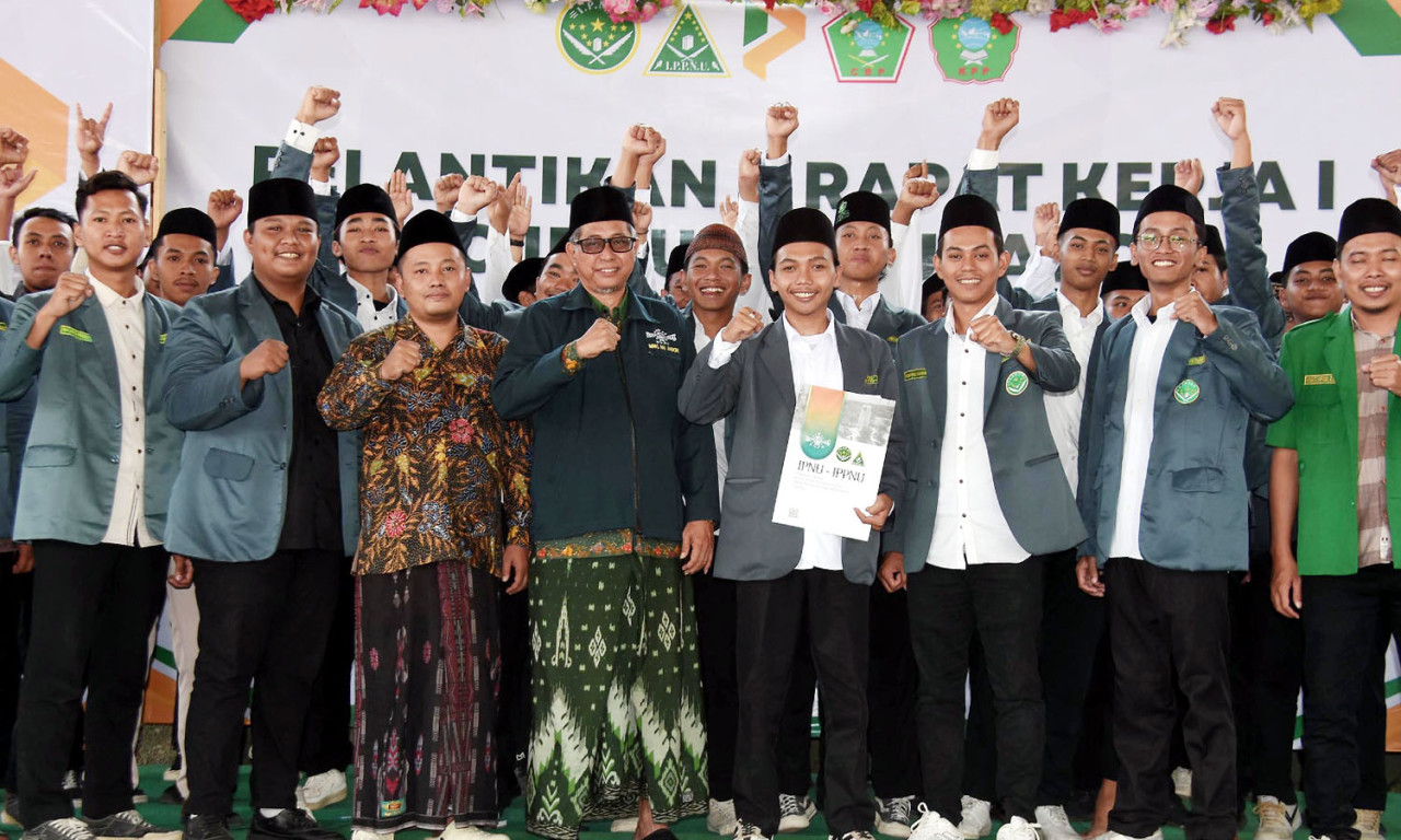 Pengurus Pimpinan Anak Cabang (PAC) Ikatan Pelajar Nahdlatul Ulama (IPNU) Kecamatan Jabon, Sidoarjo, resmi dilantik untuk memulai misi besar penyelamatan karakter generasi muda. (Foto: Ainul Yakin for JatimNow.com)