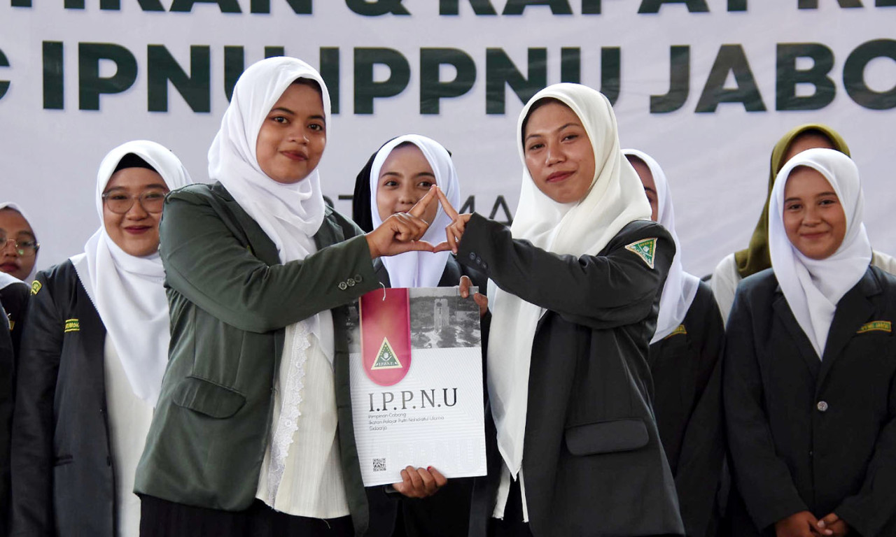 Pengurus Ikatan Pelajar Putri Nahdlatul Ulama (IPPNU) Kecamatan Jabon, Sidoarjo, resmi dilantik untuk memulai misi besar penyelamatan karakter generasi muda. (Foto: Ainul Yakin for JatimNow.com)