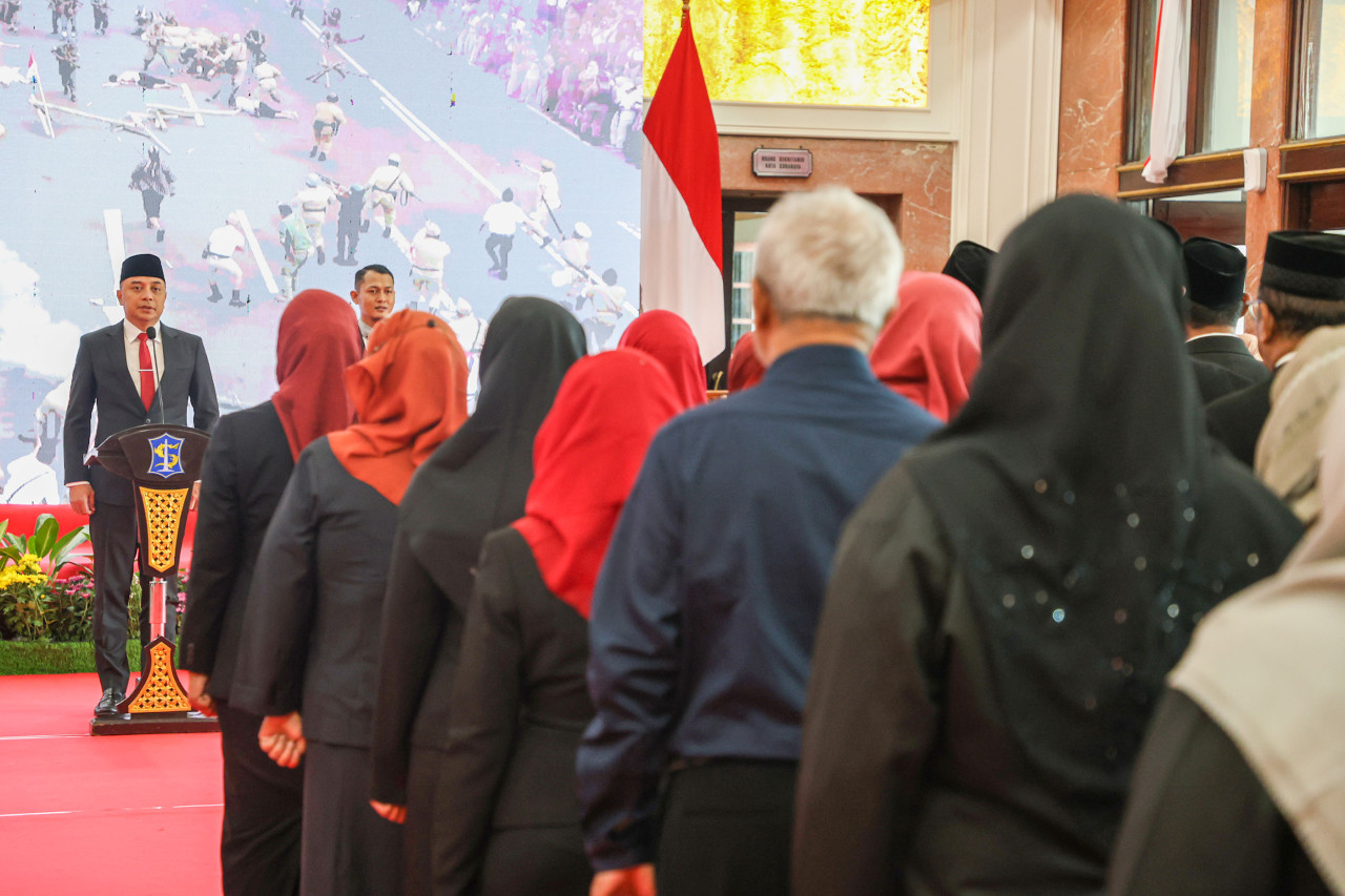 Proses pelantikan hasil mutasi pejabat Pemkot Surabaya dipimpin Wali Kota Eri Cahyadi (foto: Humas Pemkot Surabaya for jatimnow.com)