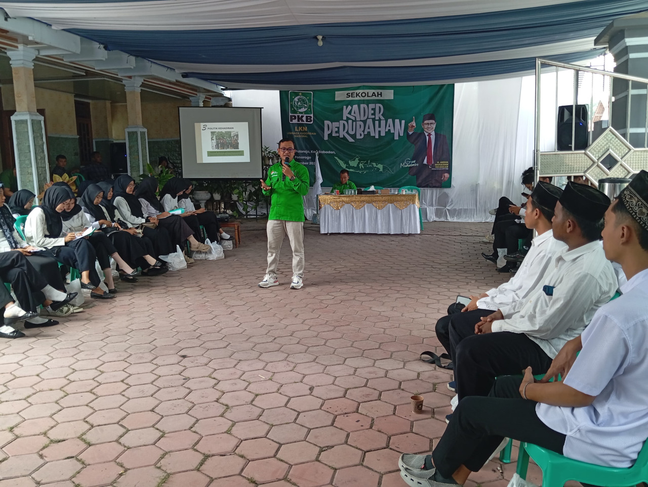 Foto: Puluhan pemuda mengikuti Sekolah Kader Perubahan yang digelar anggota Fraksi PKB DPRD Ponorogo (Ahmad Fauzani/jatimnow.com)