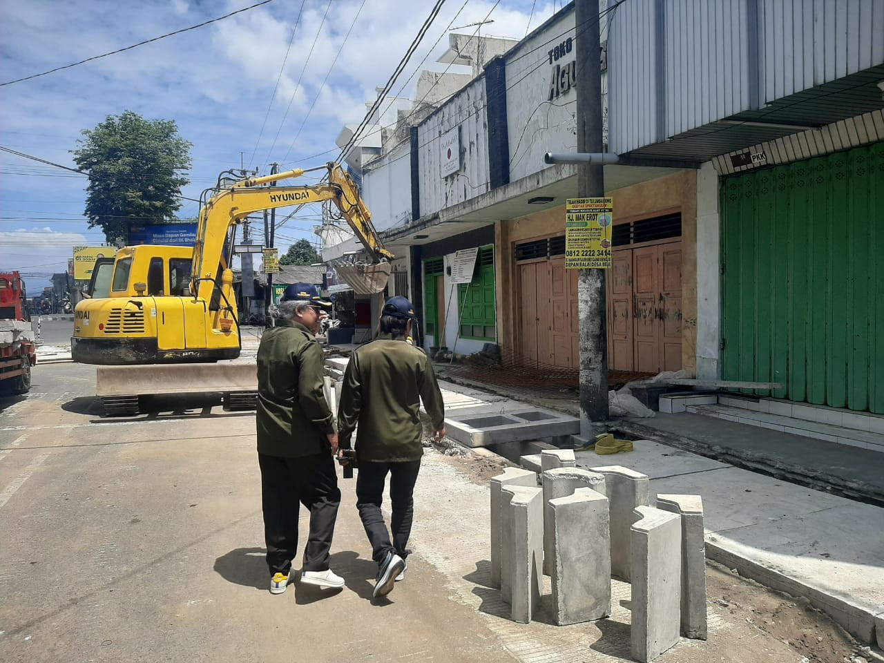 Foto: Anggota Komisi D DPRD Tulungagung saat melakukan sidak. (Bramanta/jatimnow.com)