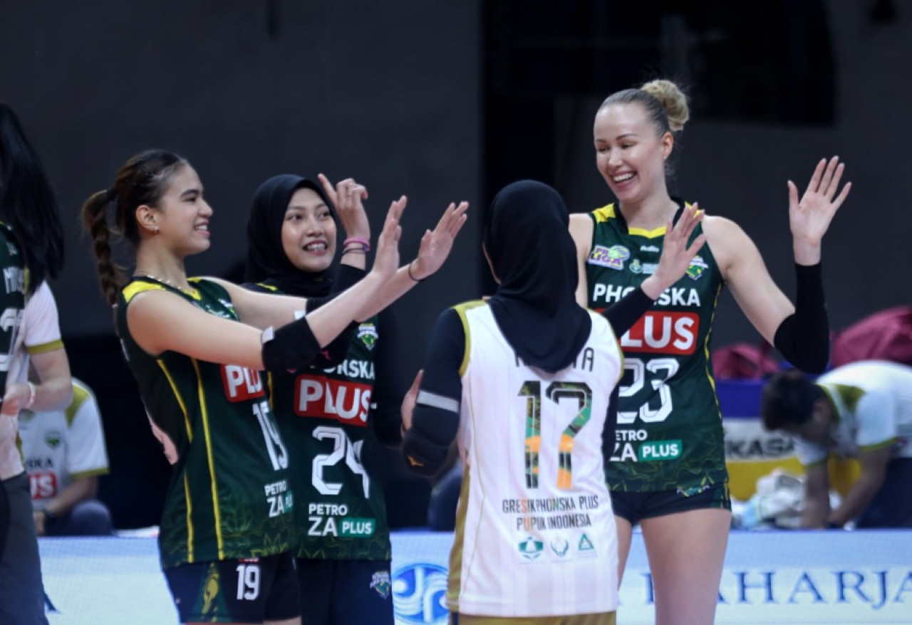 Tim voli putri Gresik Phonska Plus Pupuk Indonesia saat melawan Falcons di laga perdana Proliga 2026 di GOR Ahmad Yani, Pontianak. (Foto: Proliga Official/jatimnow.com)