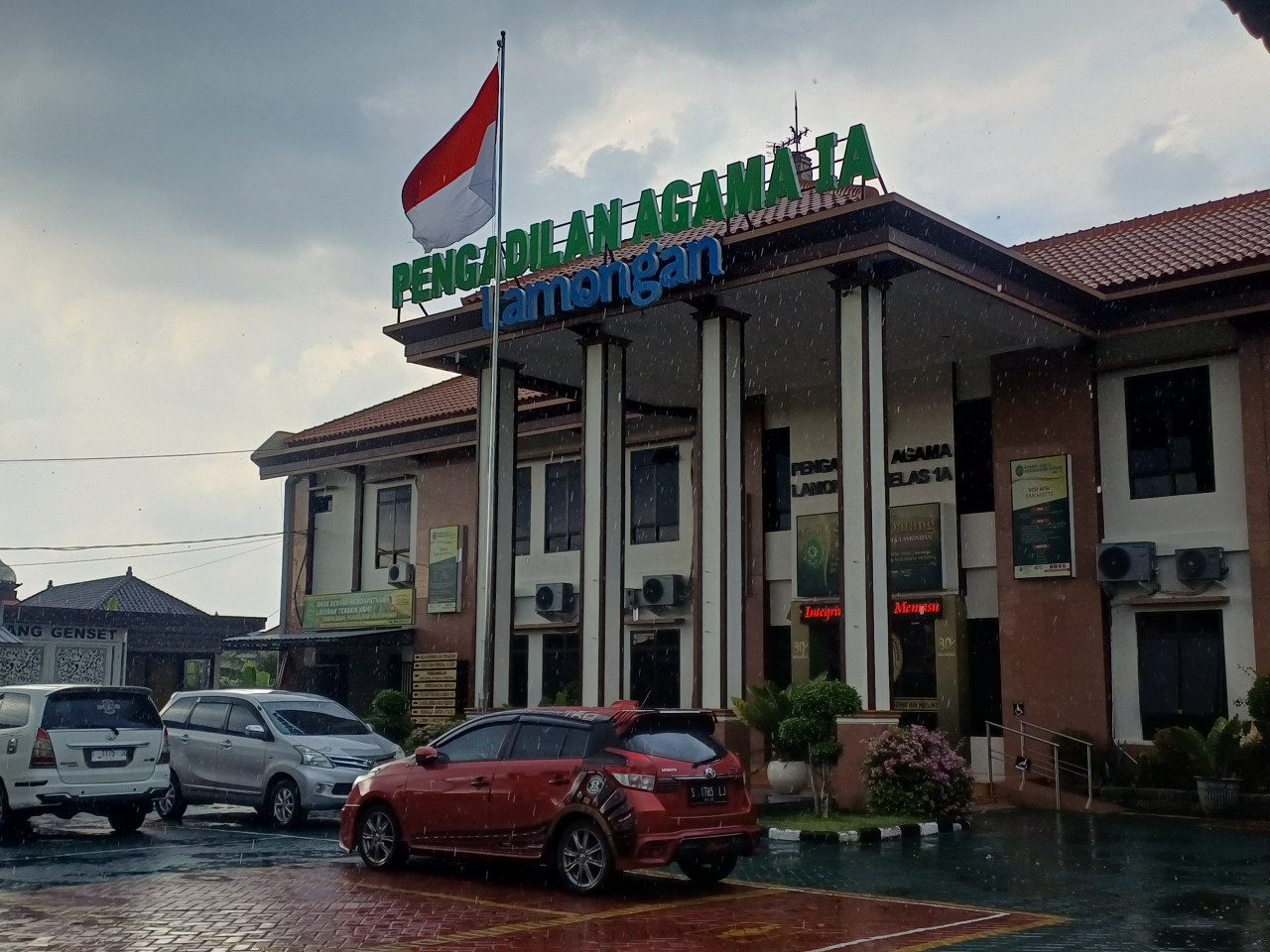 Foto: Kantor Pengadilan Agama Lamongan. (Foto : Adyad Ammy Iffansah/jatimnow.com)