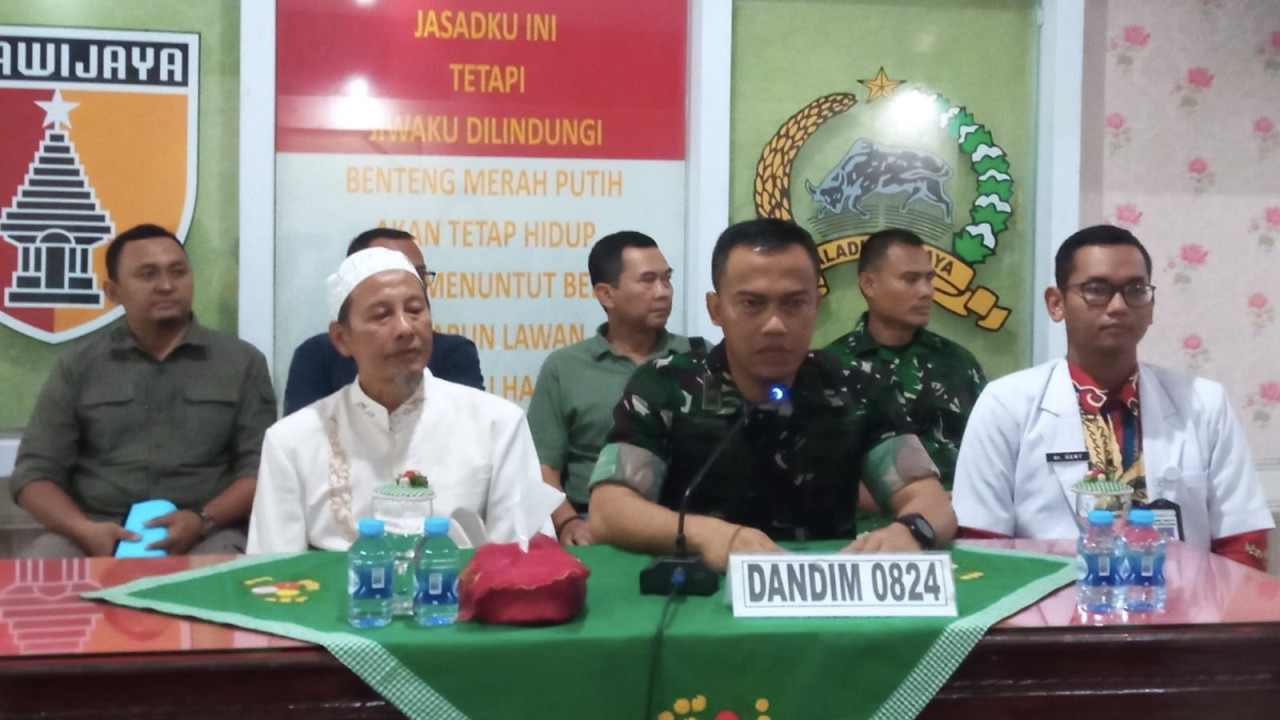 Dandim 0824 Jember berikan klarifikasi terkait dengan salah satu anggota Babinsa. (Foto: Sugianto/jatimnow.com)