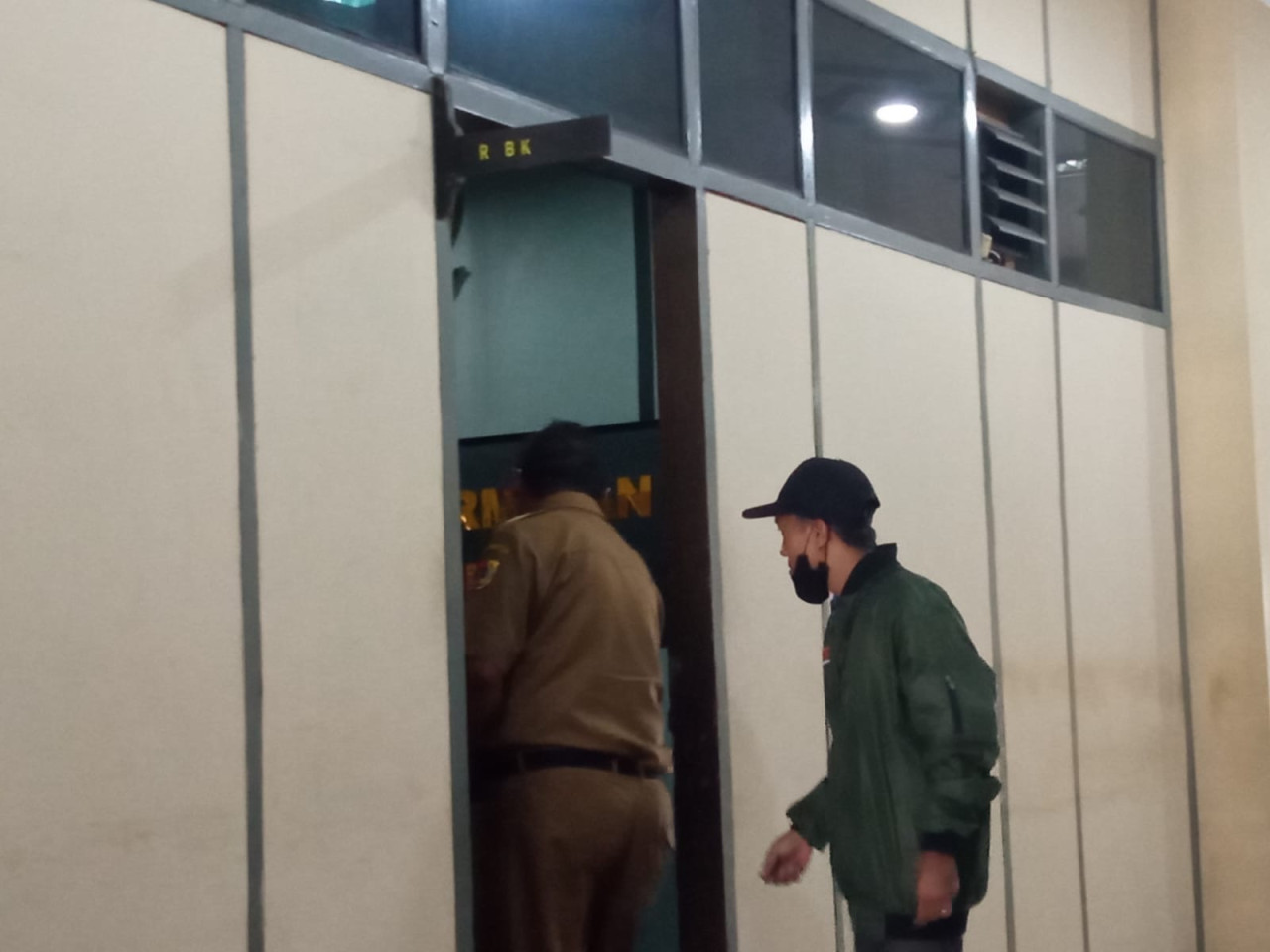 Badan Kehormatan DPRD Jember periksa saksi-saksi. (Foto: Sugianto/jatimnow.com)