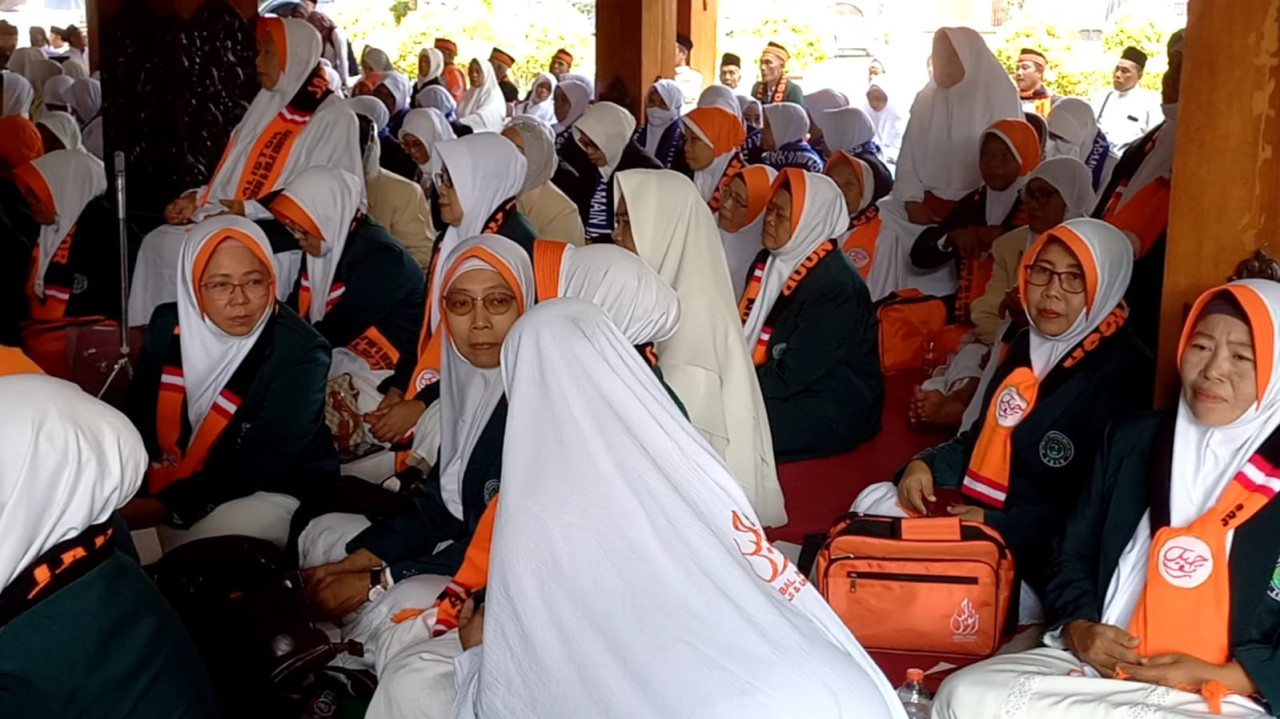 Foto: Calon jemaah haji asal Trenggalek. (Bramanta/jatimnow.com)