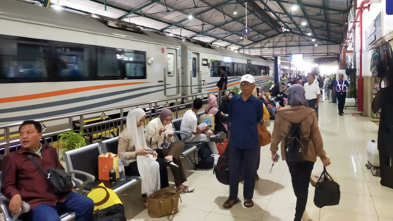 Suasana penumpang KA di Stasiun Daop 7 Madiun. (Foto: Daop 7 Madiun/jatimnow.com)