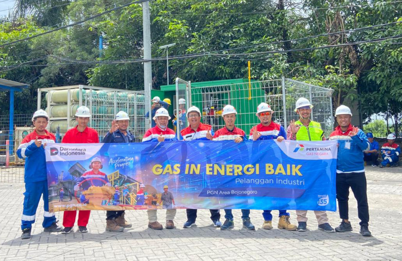 PGN resmi menyalurkan gas bumi ke PT Bumi Menara Internusa (BMI) Lamongan. (Foto: PGN/jatimnow.com)