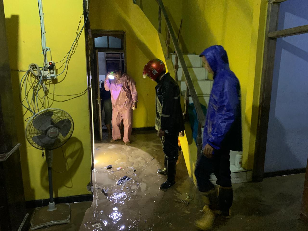 Foto: Kondisi banjir yang terjadi di Trenggalek. (BPBD/jatimnow.com)