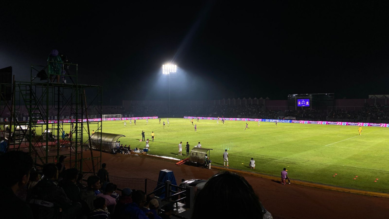 Suasana pertandingan Persik Kediri vs Bhayangkara FC di Stadion Brawijaya. (Foto: Yanuar Dedy/jatimnow.com)