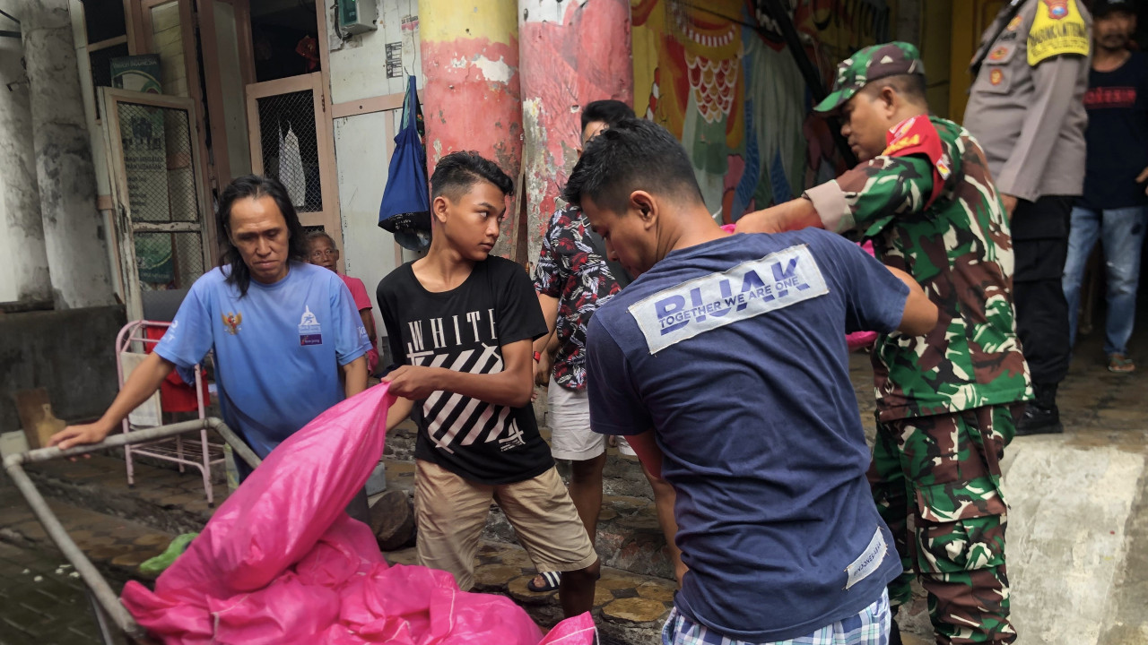 Kemeriahan Harmoni Imlek Nusantara: Dalam Keberagaman, Kita Rayakan Kebersamaan di Tambak Bayan dan Gedung Setan. (Foto: Fatkur Rizki/jatimnow.com)