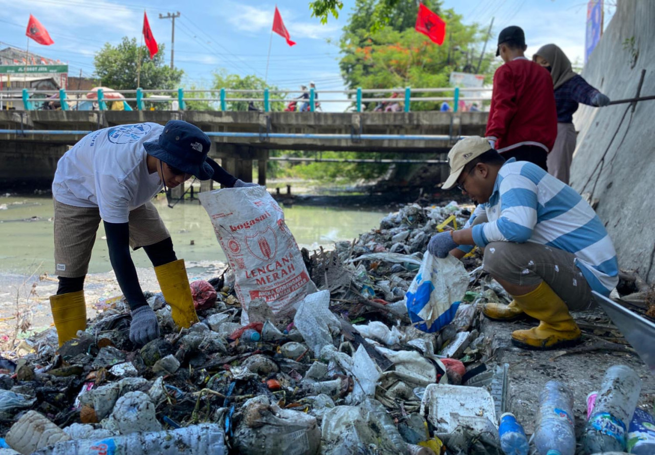 MUI Haramkan Buang Sampah ke Sungai, BRUIN: Harus Sasar Produsen Plastik