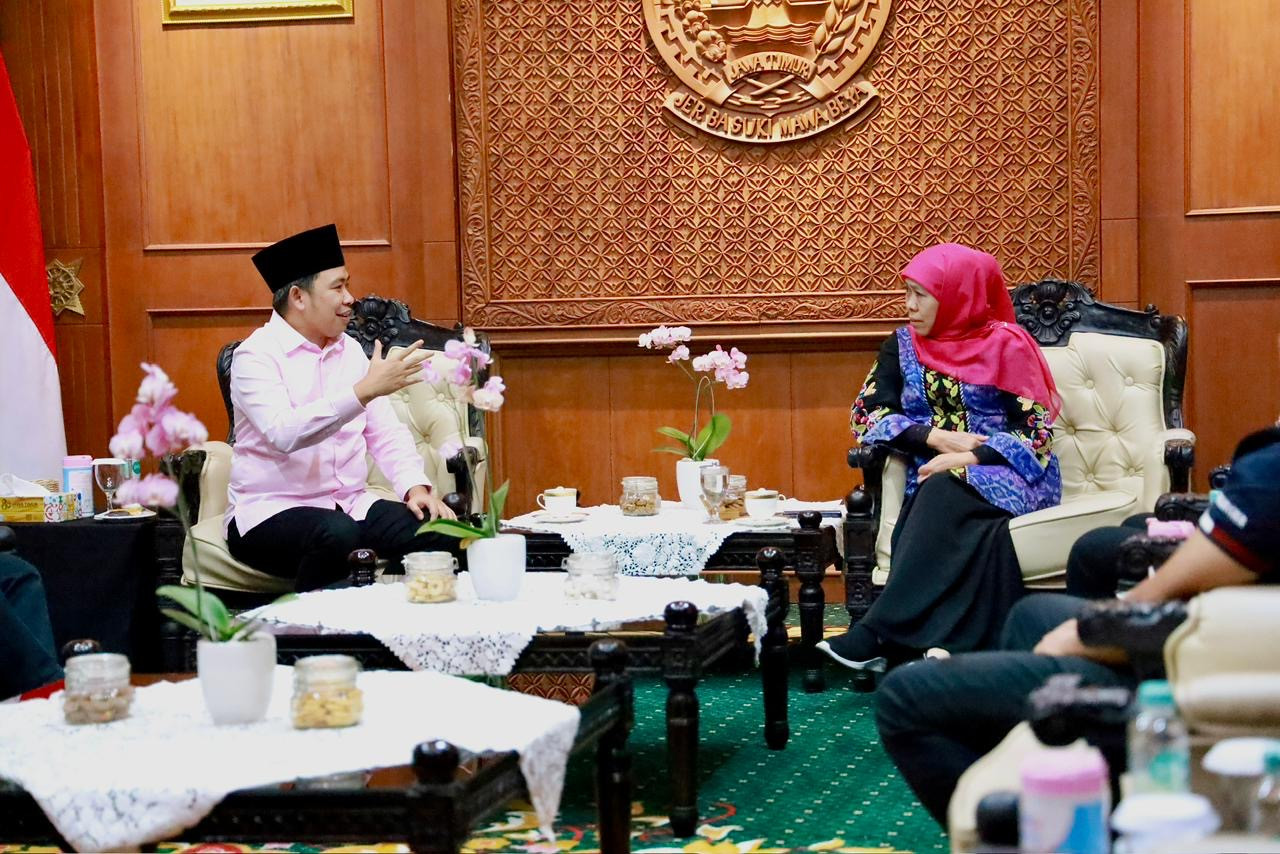 Bupati Muhammad Fawait saat berkoordinasi dengan Gubernur Khofifah. (Foto: Diskominfo Jember/jatimnow.com)
