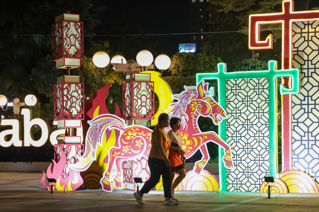 Simbol toleransi, Pemkot Surabaya pasang ornamen Imlek (foto-foto: Pemkot Surabaya for jatimnow.com)