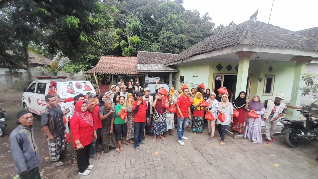 Foto: Baguna PDI Perjuangan Jember mendirikan posko (Martin/jatimnow.com)