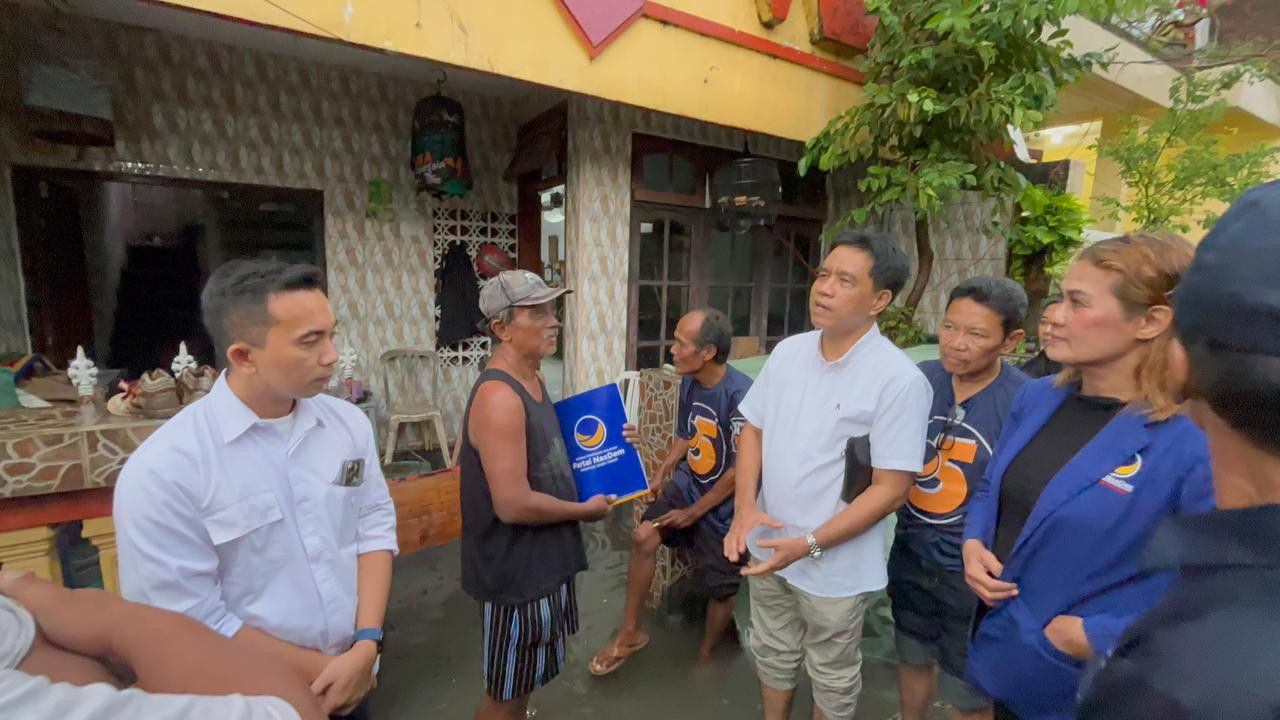 Imam Syafi'i saat turun menyapa korban (foto: Taufiq for jatimnow.com)