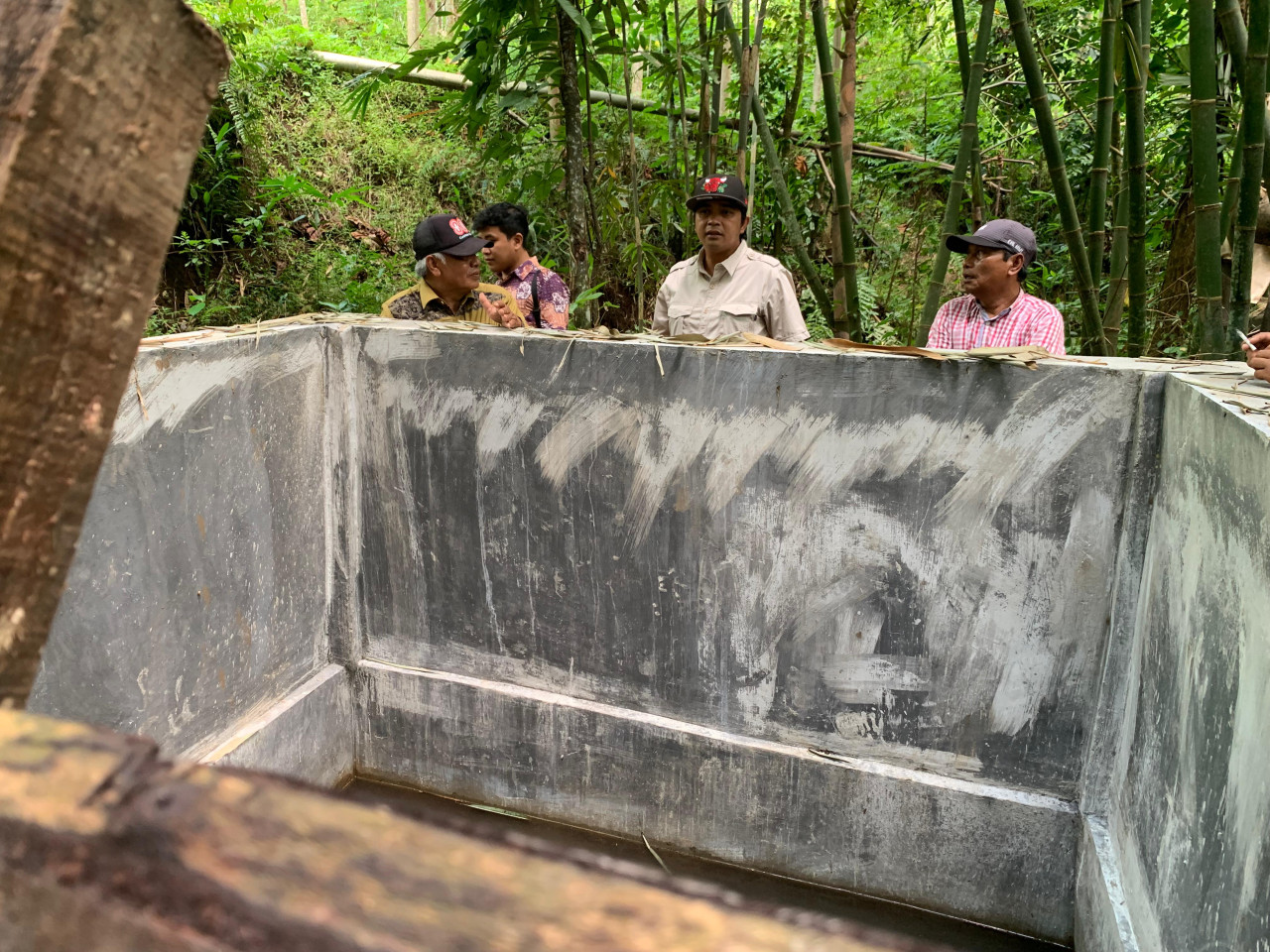 Foto: Sidak Komisi B DPRD Jember ke sejumlah titik Oplah. (Sugianto/jatimnow.com)