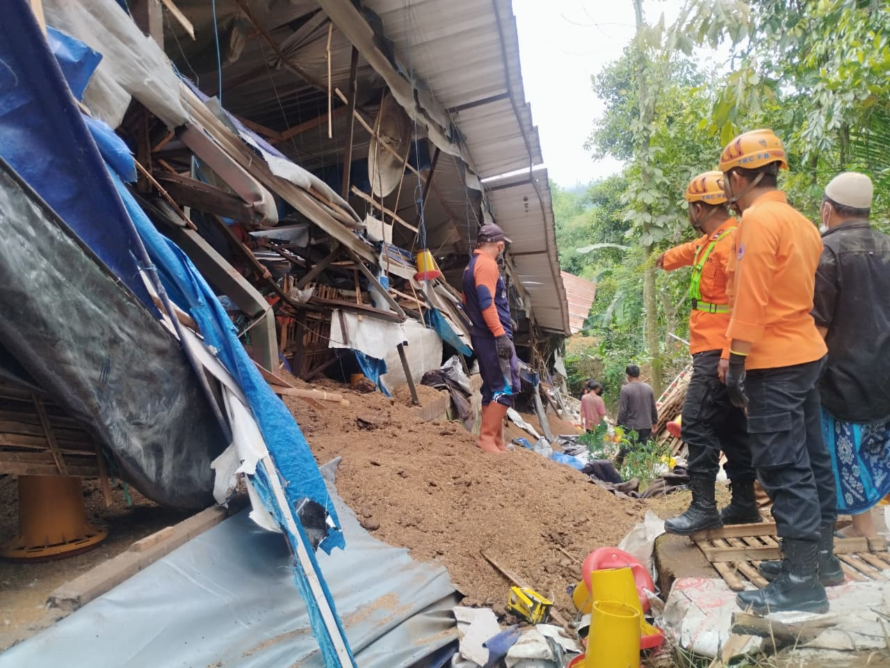 Kandang Ayam di Malang Roboh, 2 Pekerja Tewas Tertimpa Struktur Bangunan