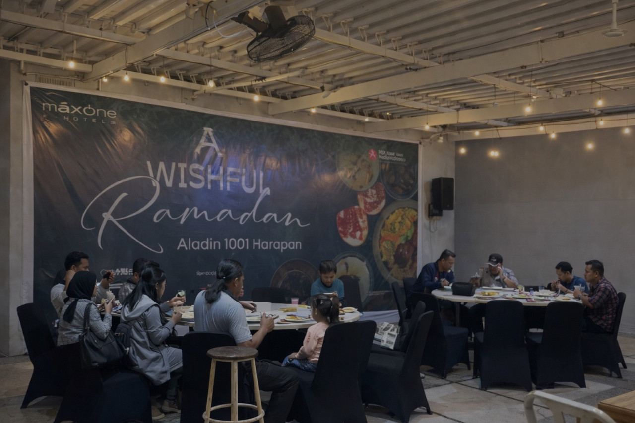 Foto: Suasana berbuka puasa di MaxOne Hotel Dharmahusada. (Rizky/jatimnow.com)