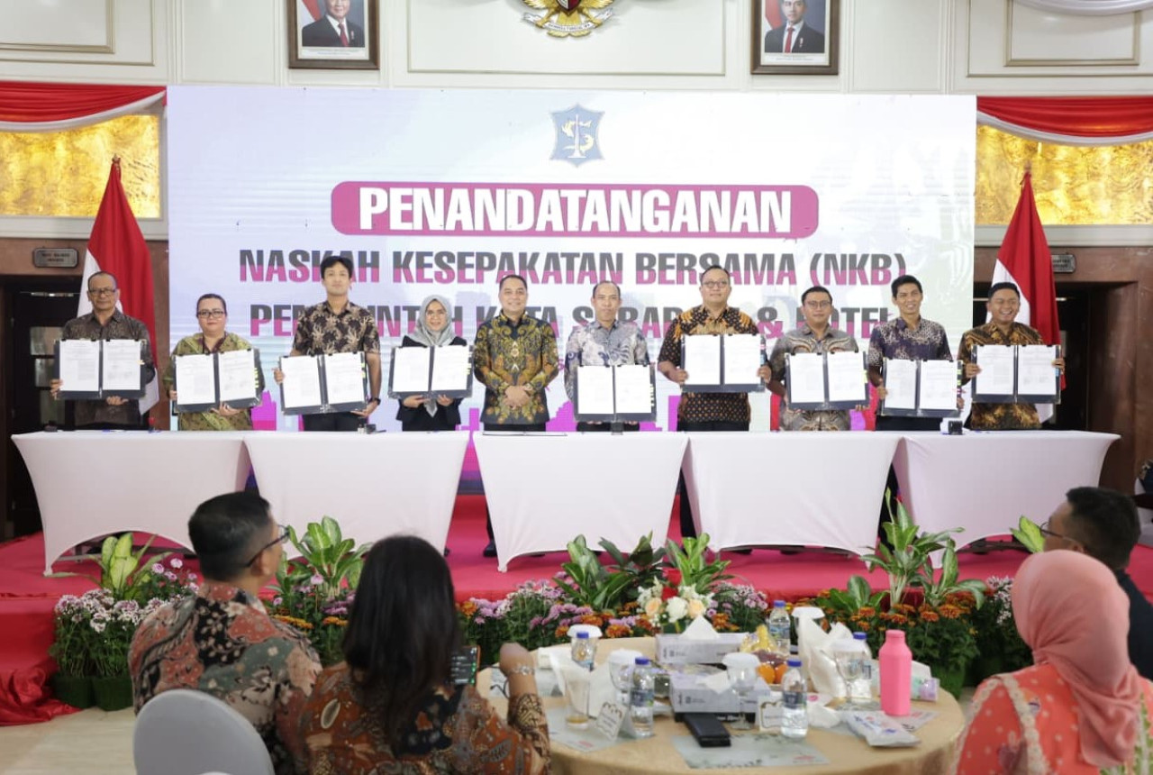 MOU pemanfaatan produk UMKM Surabaya dengan asosiasi pengusaha hotel (foto-foto: Kominfo Surabaya for jatimnow.com)