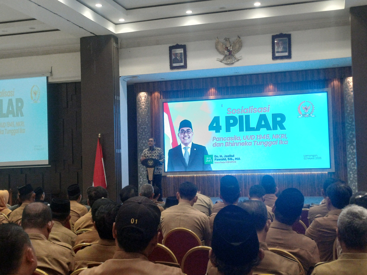 Sosialisasi 4 Pilar MPR RI oleh Jazilul Fawaid kepada Kades Se-Lamongan. (Foto: Adyad Ammy Iffansah/jatimnow.com)