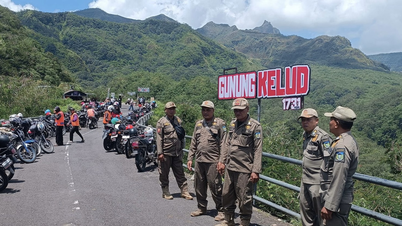 Libur Lebaran, Pengunjung Gunung Kelud Melonjak hingga 9 Kali Lipat