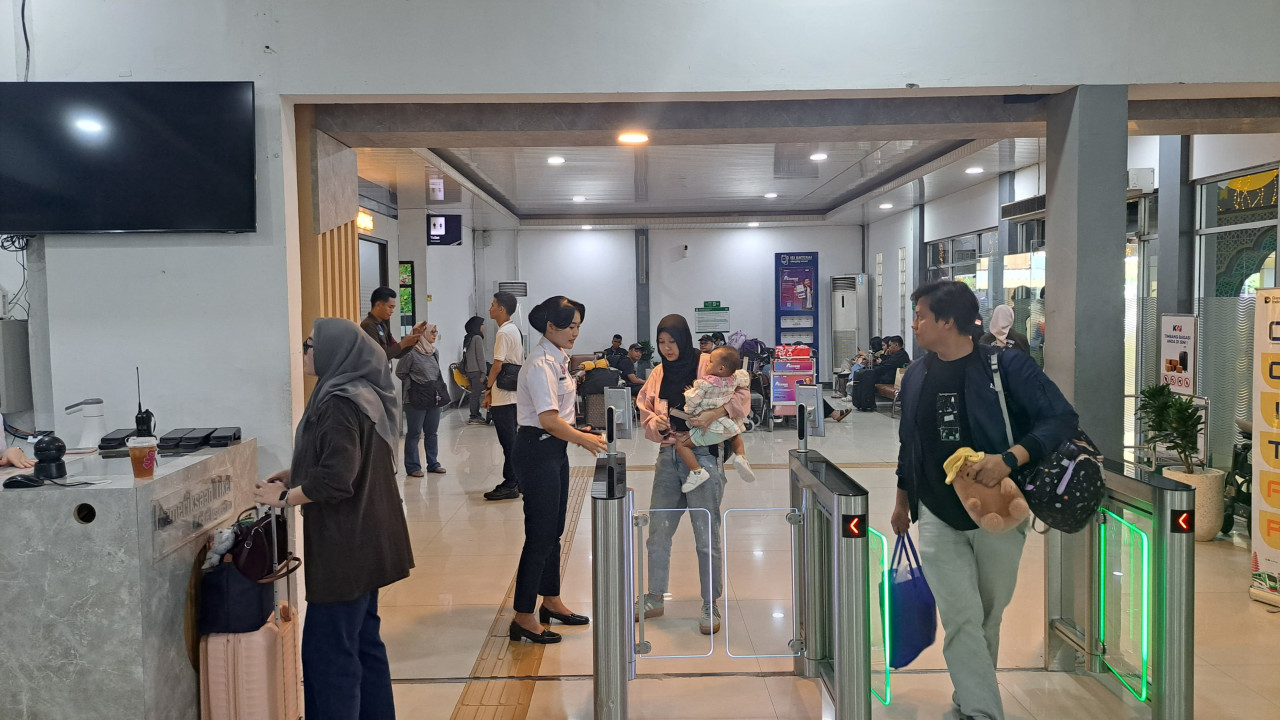 Penumpang kereta api (Foto: Daop 8 Surabaya for jatimnow.com)