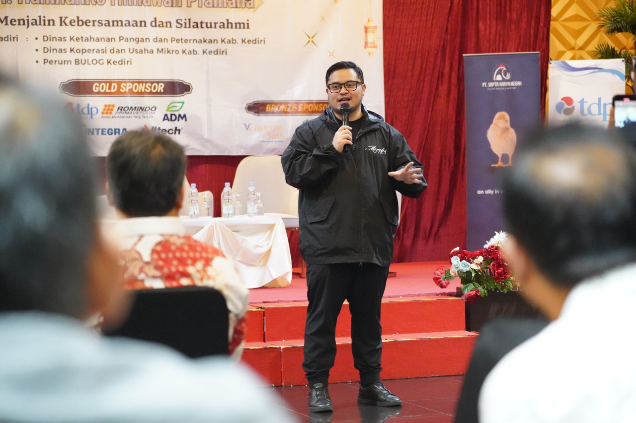 Mas Dhito saat bertemu dengan jajaran pengurus dan anggota Koperasi Produsen Peternak Unggas Kediri (KPPUK). (Foto: Pemkab Kediri/jatimnow.com)