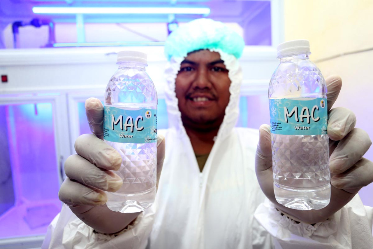 Malang Autism Center meluncurkan MAC Water, unit bisnis air minum yang dikelola remaja autisme untuk memutus stigma negatif dan membangun kemandirian. (Foto: Ali Masduki/jatimnow.com)