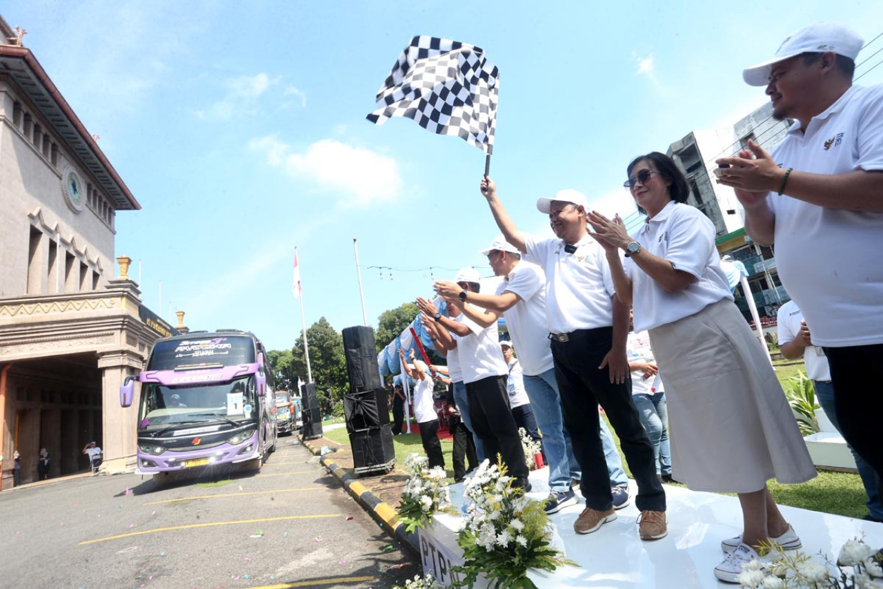 Mudik Gratis PTPN I Regional 5 diserbu pendaftar, 600 pemudik diberangkatkan dari Surabaya ke berbagai kota di Jawa. (Foto: Ali Masduki/jatimnow.com)